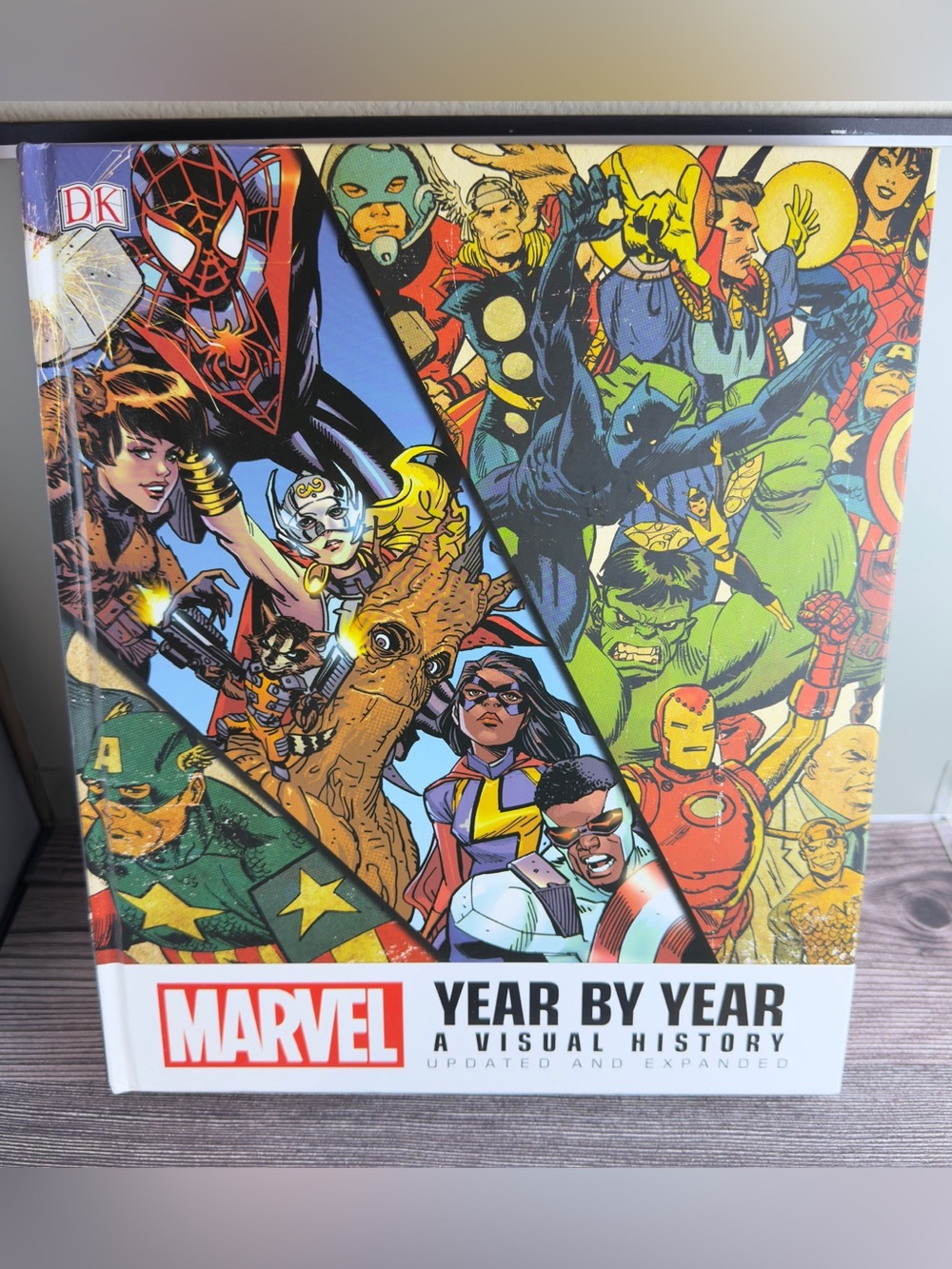 Marvel Year by Year: A Visual History (Updated & Expanded Hardcover, DK 2019)